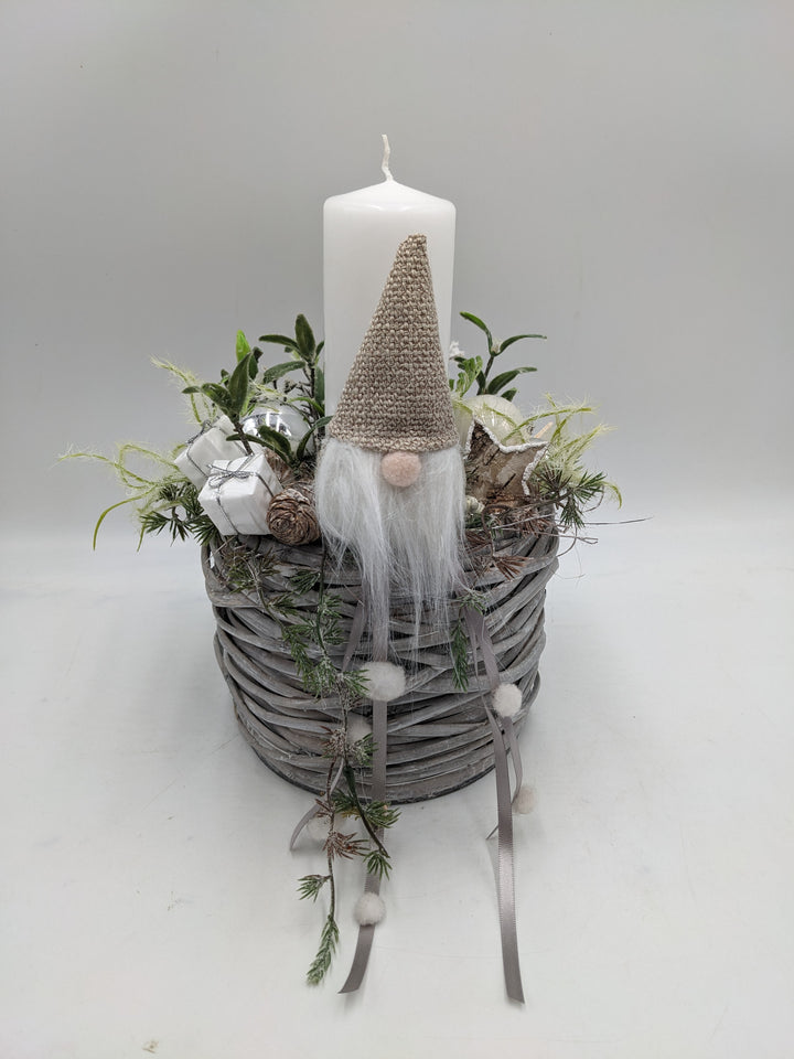 Weihnachtsgesteck Kugel Stern Wichtel weiß