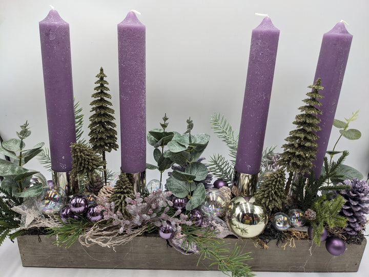 Adventsgesteck Kugel Zapfen Eukalypthus lila