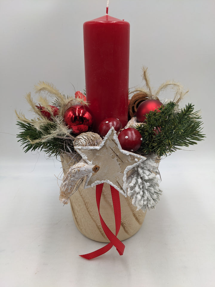 Weihnachtsgesteck Kugel Stern Zapfen rot