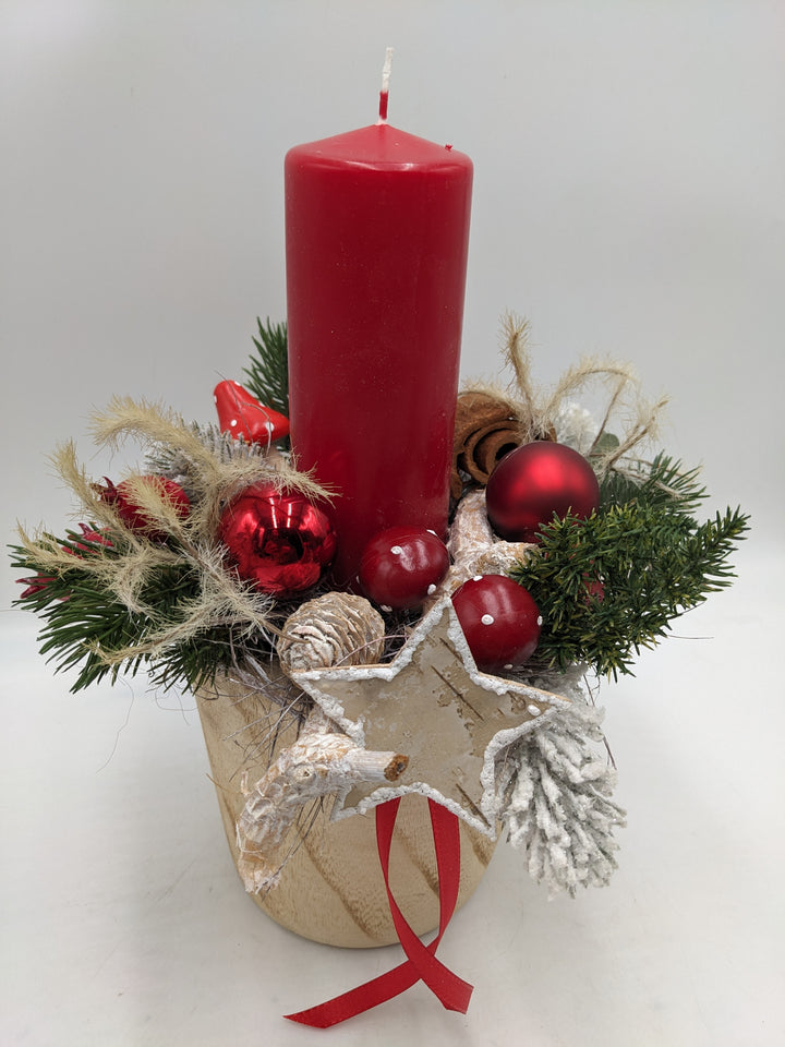 Weihnachtsgesteck Kugel Stern Zapfen rot