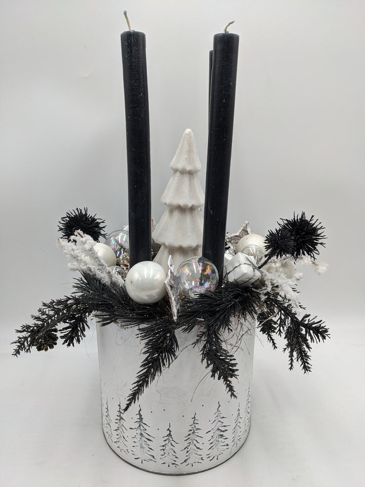 Weihnachtsgesteck Kugel Geschenk Tannenbäumchen schwarz