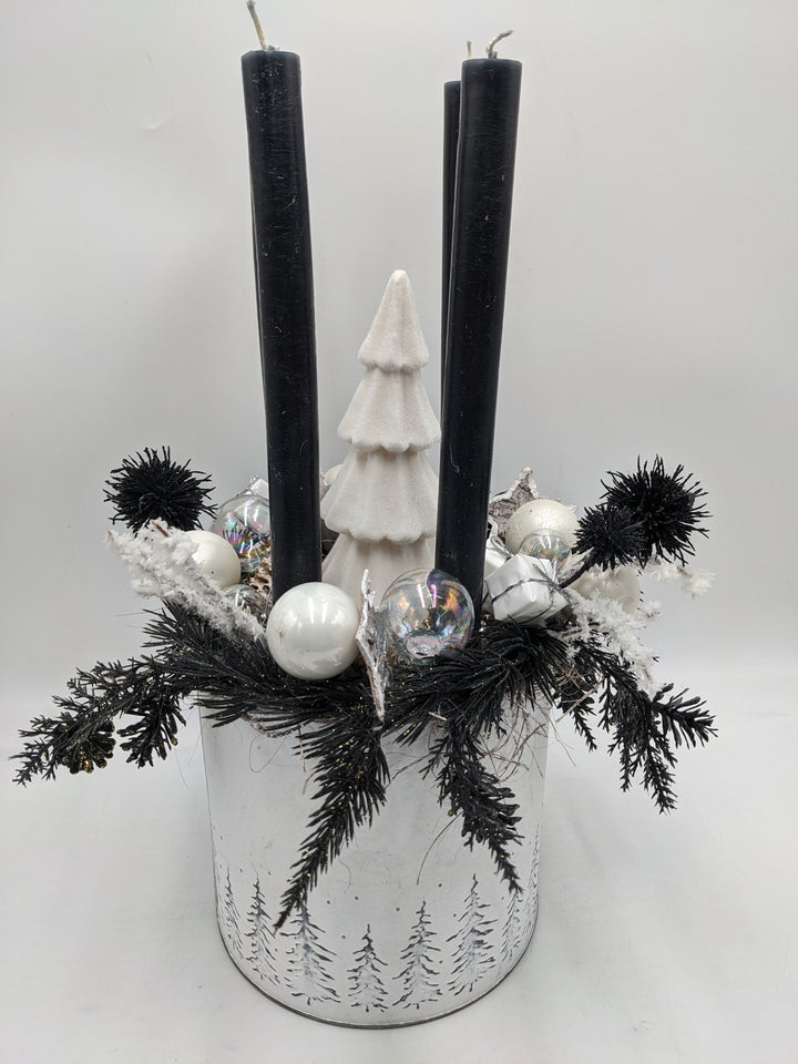 Weihnachtsgesteck Kugel Geschenk Tannenbäumchen schwarz