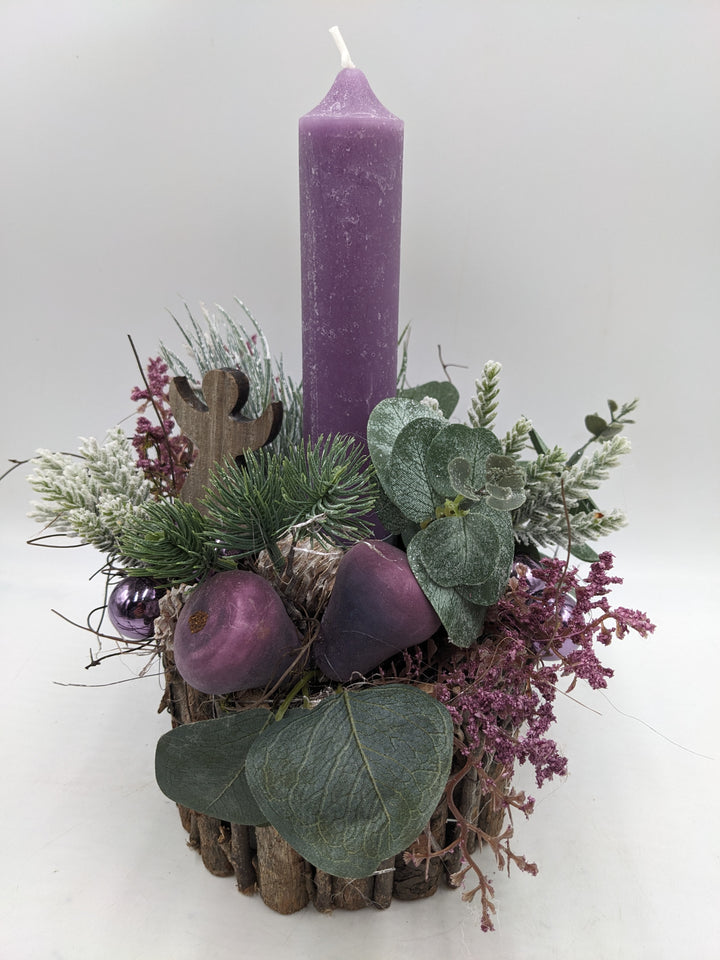 Weihnachtsgesteck  Kugel Engel Zapfen lila