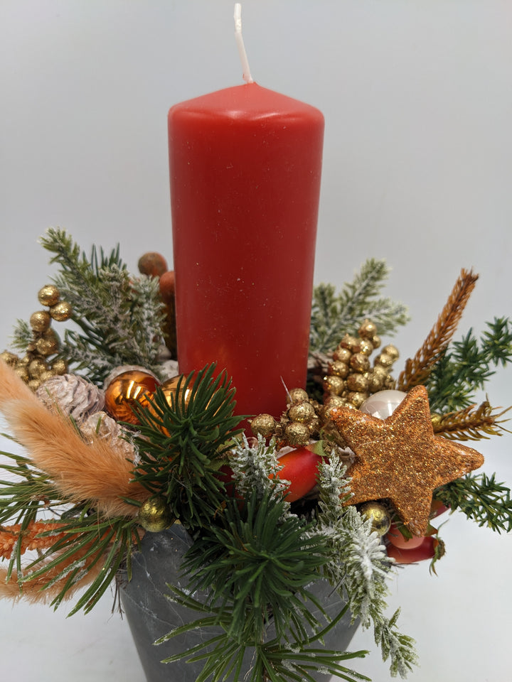 Weihnachtsgesteck Kugel Stern orange