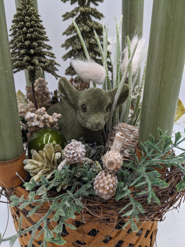 Adventsgesteck Kugel Stern Rehkitz grün