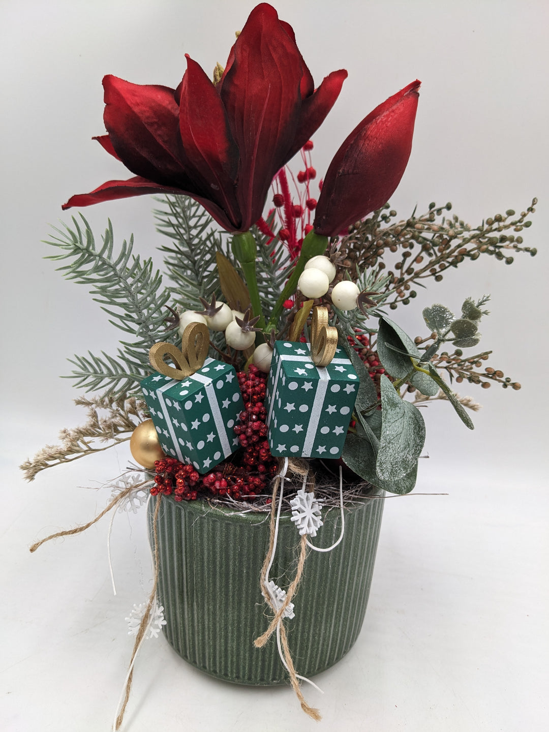 Weihnachtsgesteck Kugel Geschenk Amaryllis rot