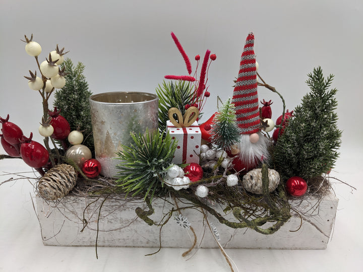 Weihnachtsgesteck Teelicht Kugel Wichtel rot