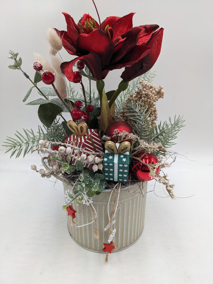 Weihnachtsgesteck Kugel Geschenk Amaryllis taupe