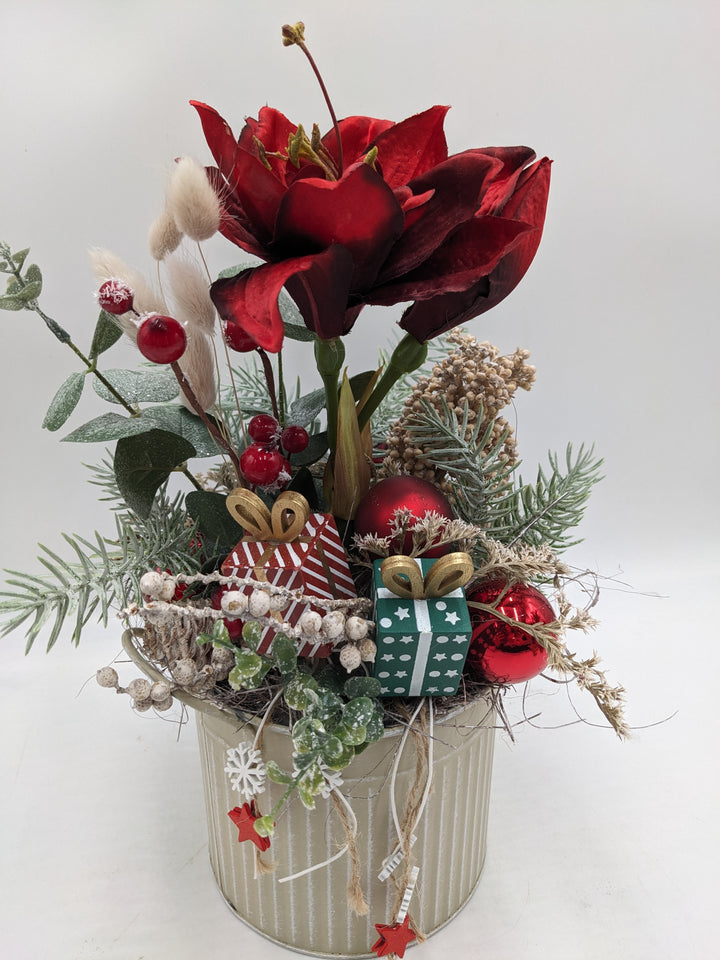 Weihnachtsgesteck Kugel Geschenk Amaryllis taupe