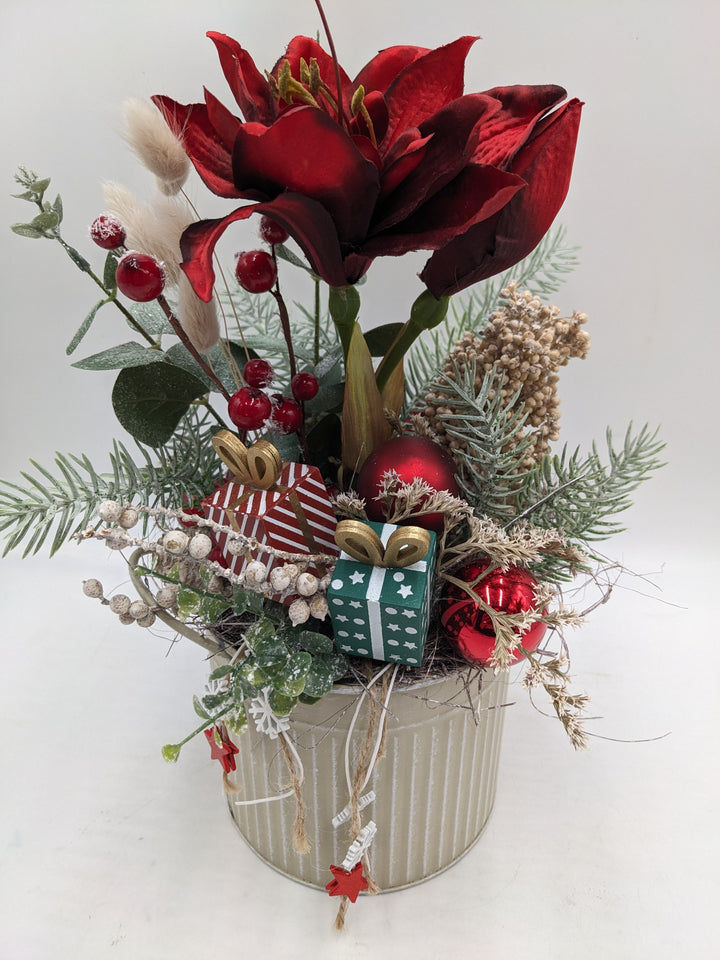 Weihnachtsgesteck Kugel Geschenk Amaryllis taupe