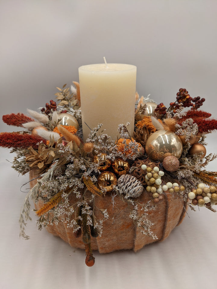 Weihnachtskranz Kugel Zapfen creme