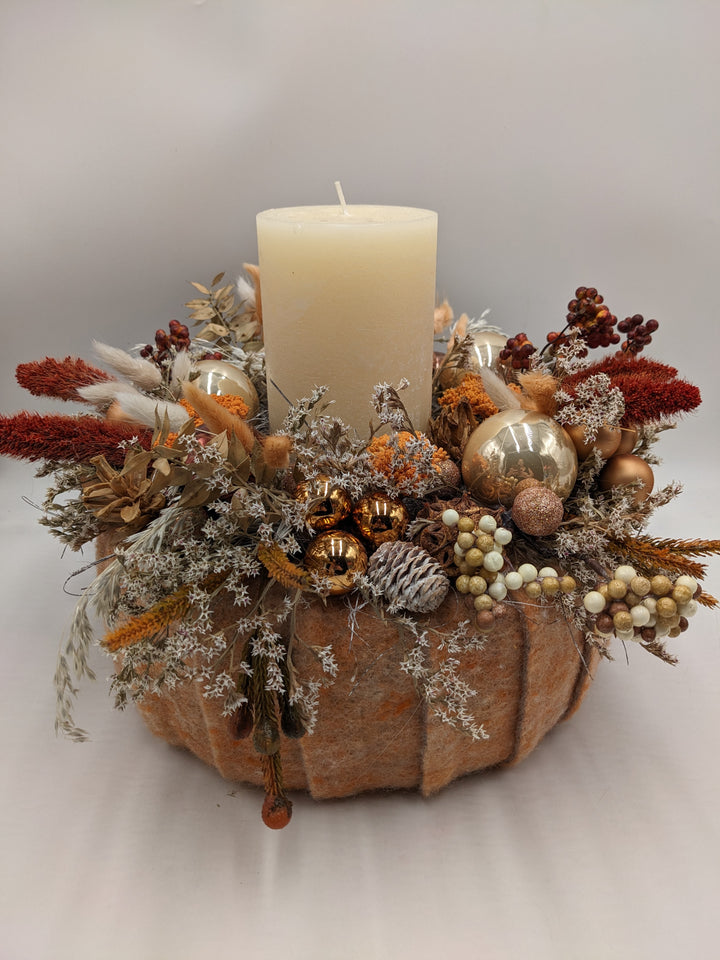 Weihnachtskranz Kugel Zapfen creme