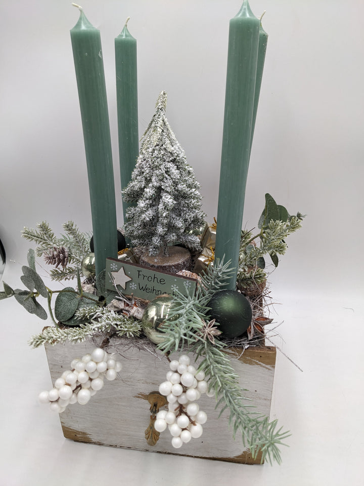 Adventsgesteck Frohe Weihnachten Kugel Eukalypthus weiß