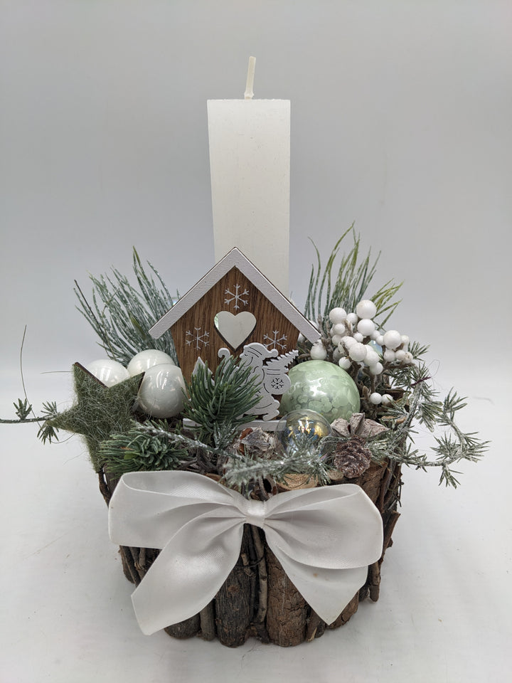 Weihnachtsgesteck Schleife Kugel Haus weiß