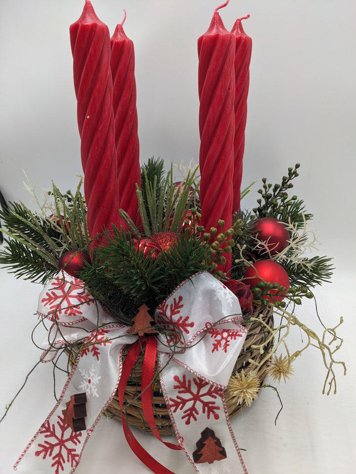 Weihnachtsgesteck Schleife Kugel Stern rot