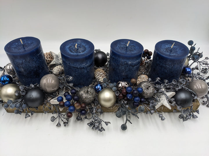 Adventsgesteck Kugel Stern Zapfen blau