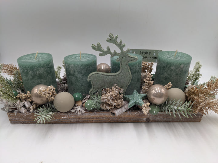 Adventsgesteck Frohe Weihnachten Kugel Hirsch mint