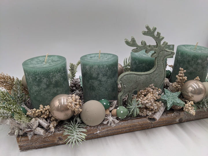 Adventsgesteck Frohe Weihnachten Kugel Hirsch mint