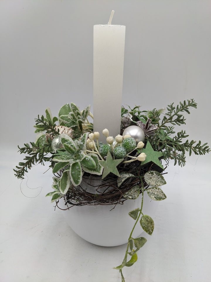 Weihnachtsgesteck Kugel Stern weiß