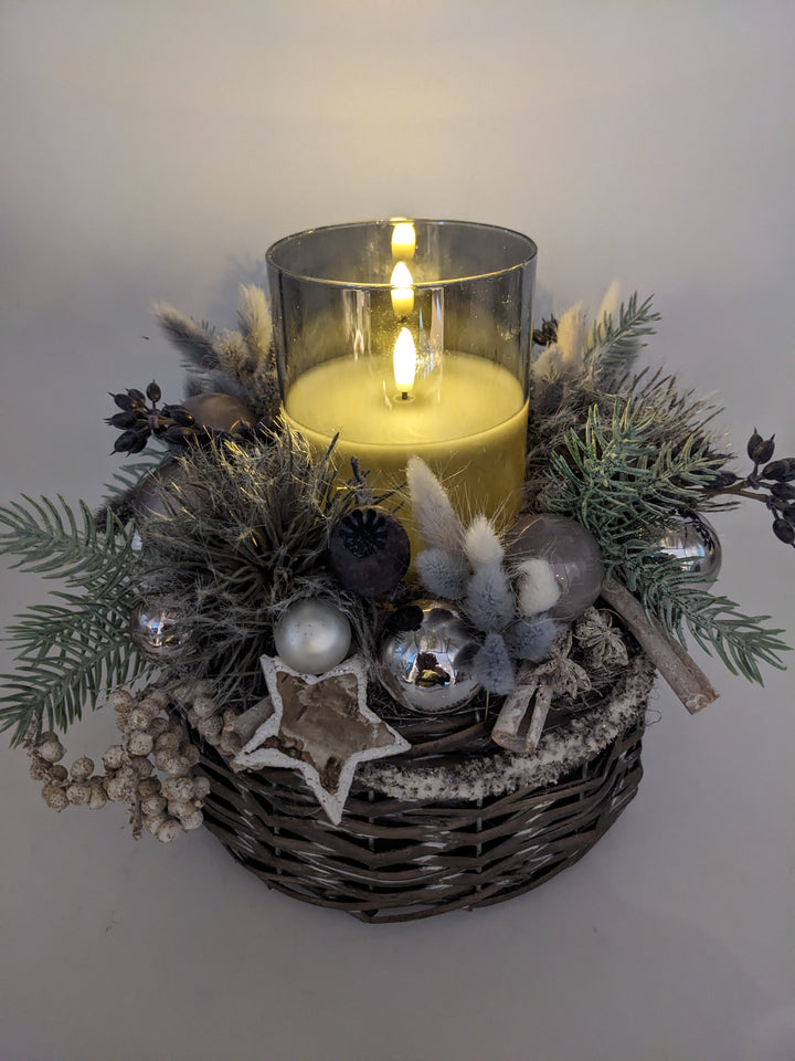 Weihnachtsgesteck LED Teelicht Kugel Stern grau