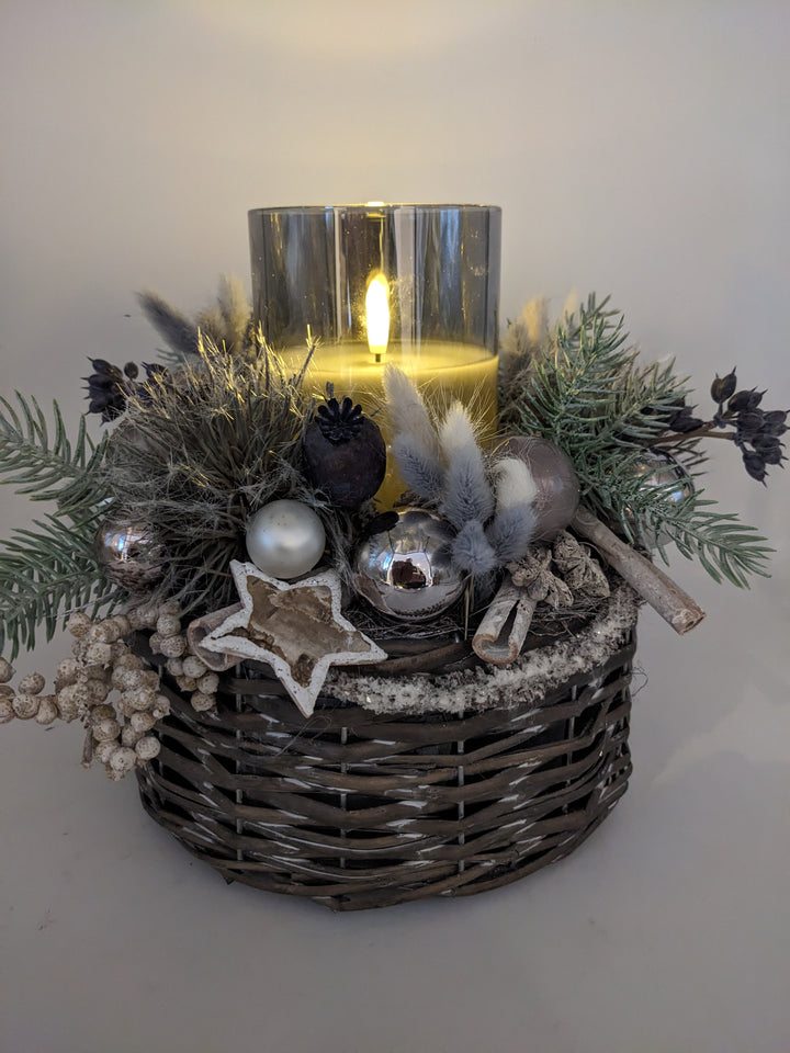 Weihnachtsgesteck LED Teelicht Kugel Stern grau