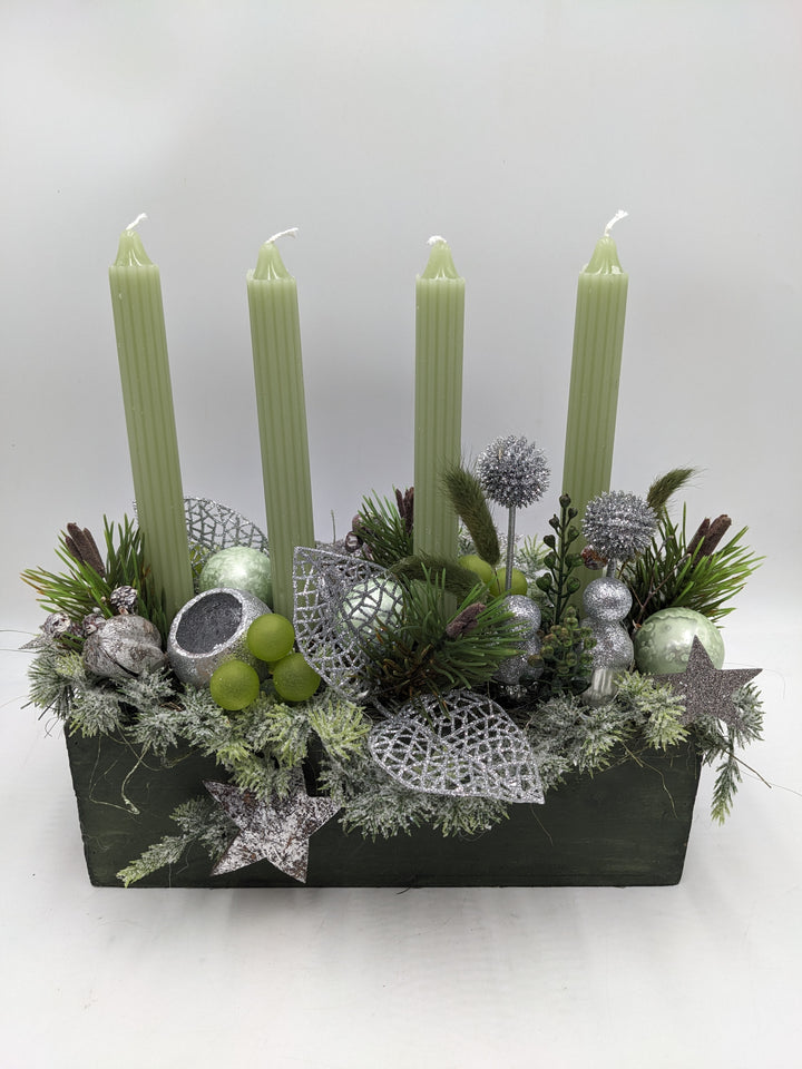 Adventsgesteck Kugel Zapfen Craspedia grün