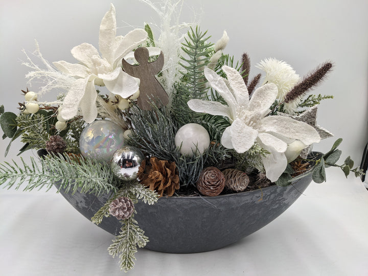 Weihnachtsgesteck Kugel Engel Magnolie weiß