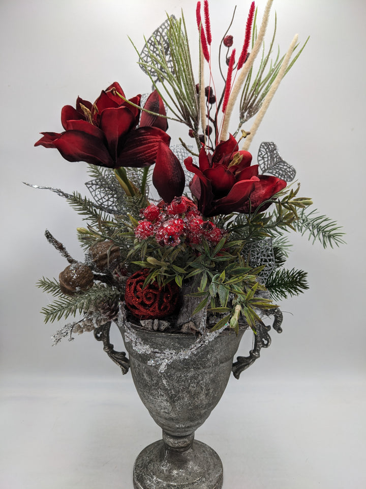 Weihnachtsgesteck Kugel Stern Amaryllis rot