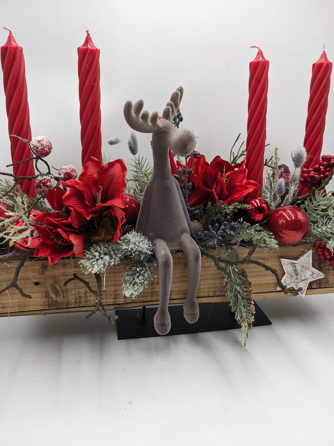 Adventsgesteck Kugel Elch Amaryllis rot