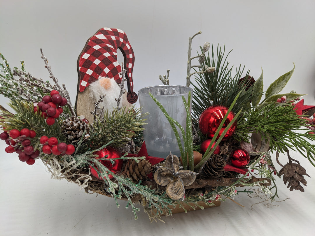 Weihnachtsgesteck Teelicht Kugel Wichtel rot