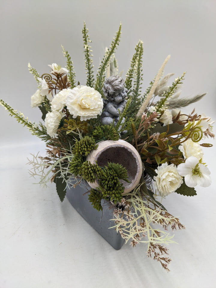 Trauergesteck Chrysantheme Engel Heide weiß