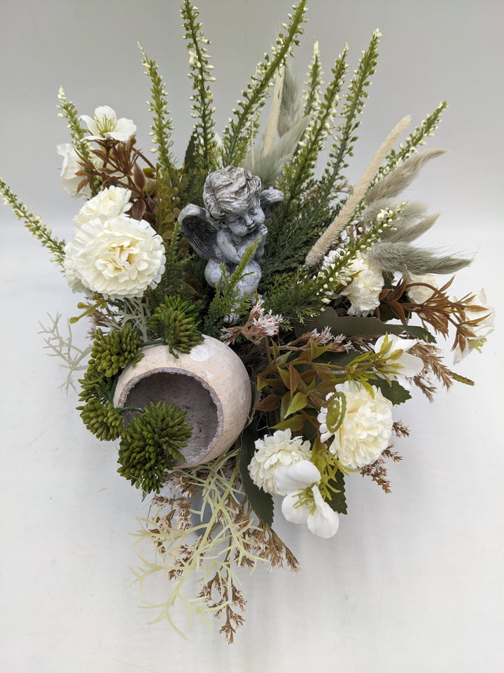 Trauergesteck Chrysantheme Engel Heide weiß