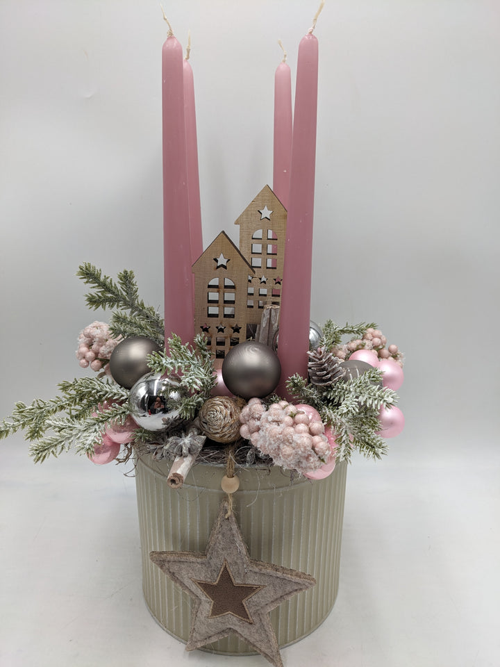 Adventsgesteck Kugel Stern Haus rosa
