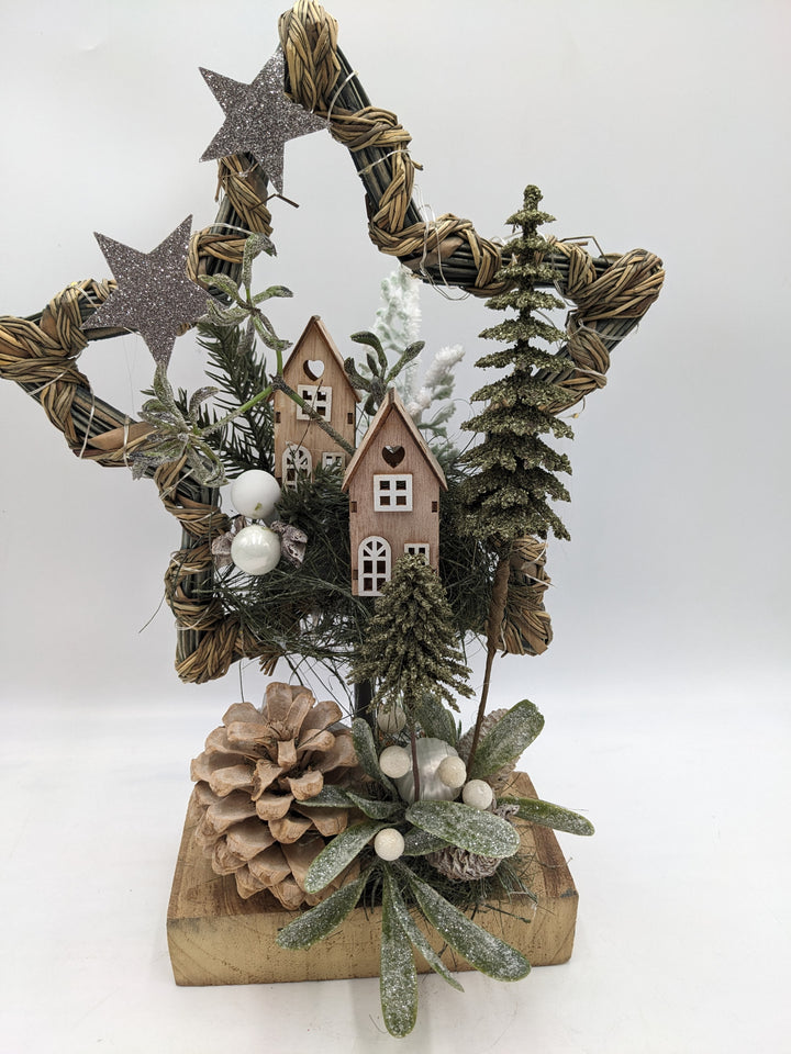 Weihnachtsgesteck LED Stern Haus natur