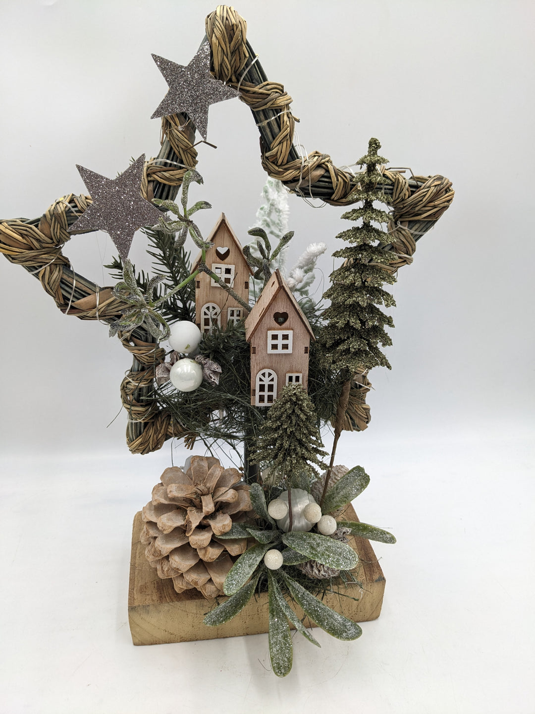 Weihnachtsgesteck LED Stern Haus natur