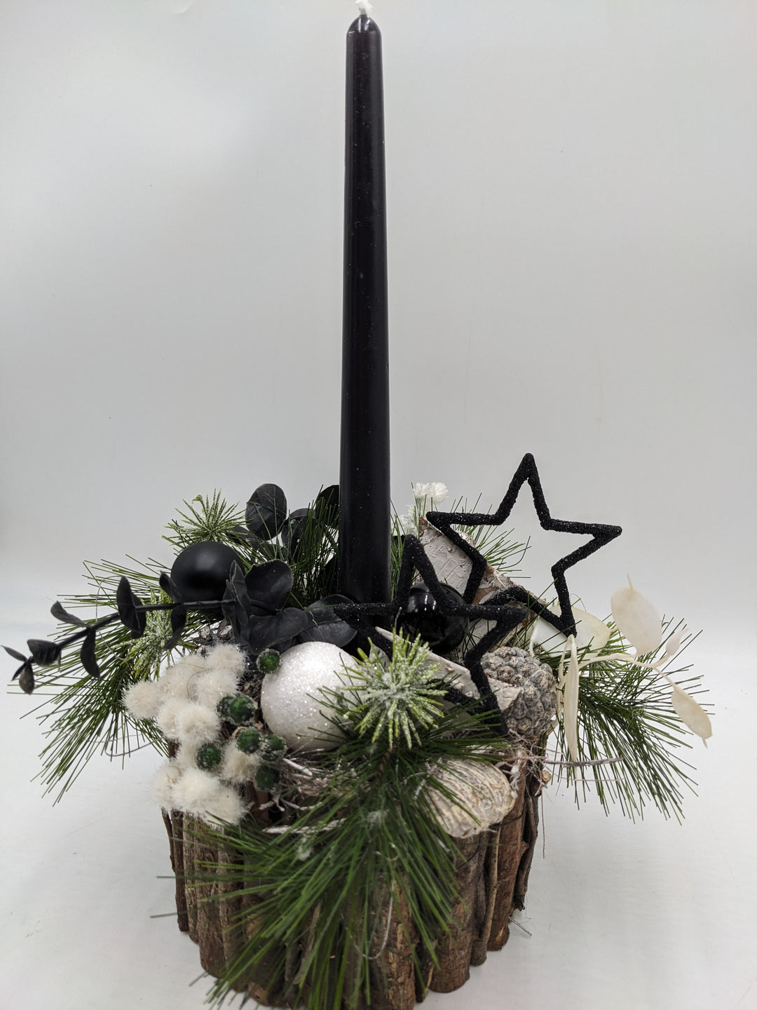 Weihnachtsgesteck Kugel Stern Kiefer schwarz