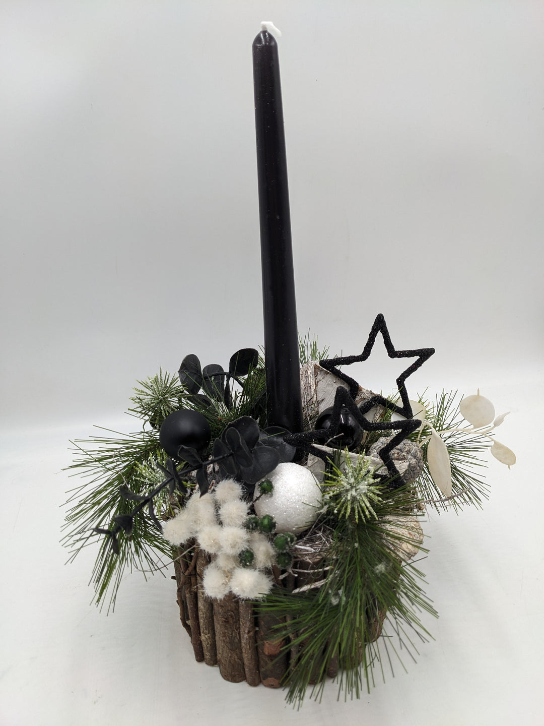 Weihnachtsgesteck Kugel Stern Kiefer schwarz