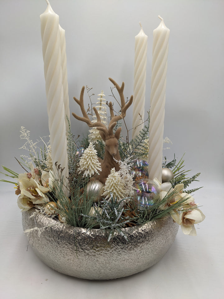 Adventsgesteck Kugel Hirsch Amaryllis creme