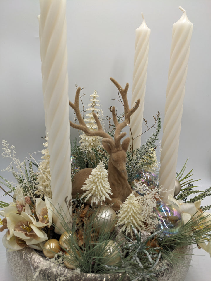 Adventsgesteck Kugel Hirsch Amaryllis creme