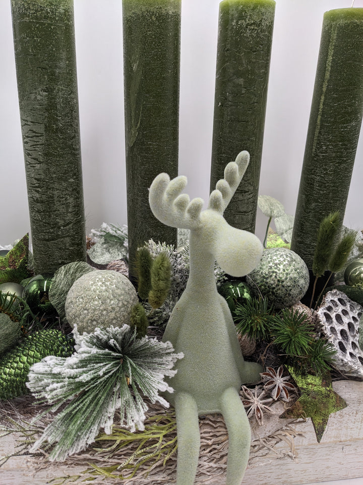Adventsgesteck Kugel Elch Zapfen grün