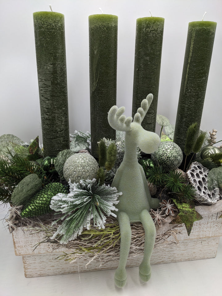 Adventsgesteck Kugel Elch Zapfen grün