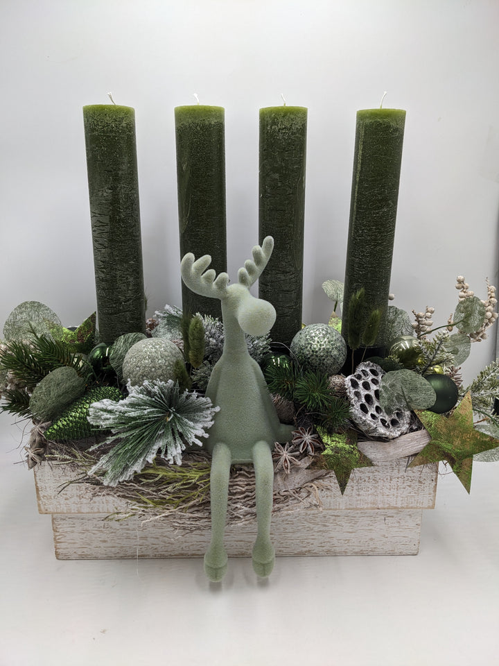 Adventsgesteck Kugel Elch Zapfen grün