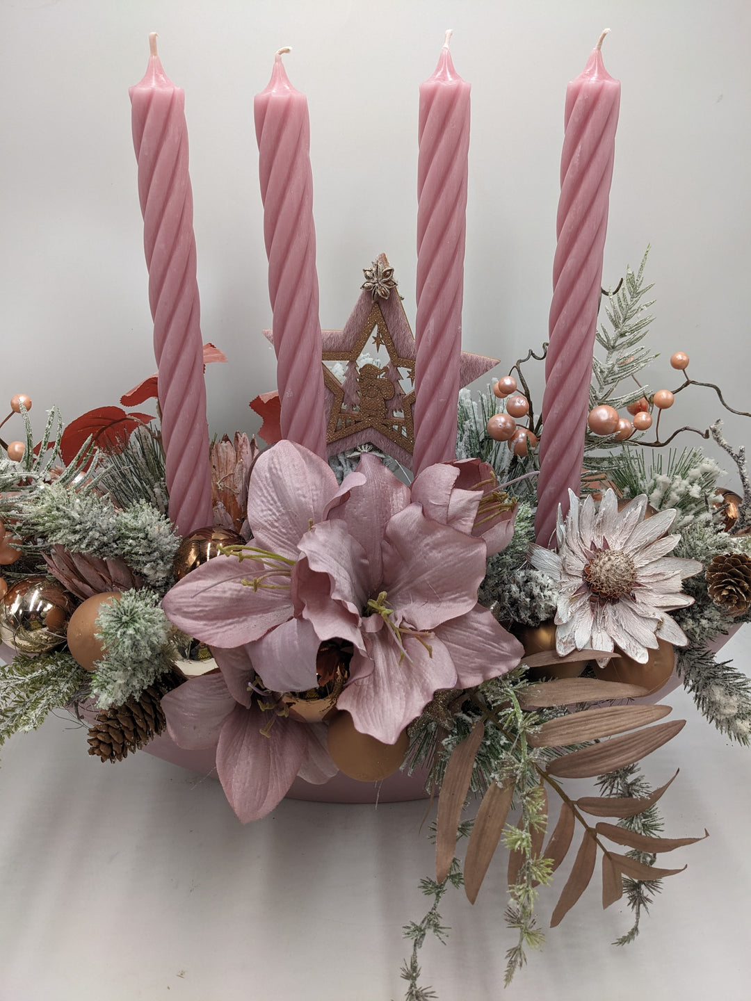 Adventsgesteck Kugel Stern Amaryllis altrosa