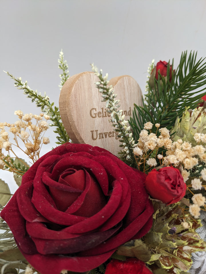 Trauergesteck Herz Engel Rose rot
