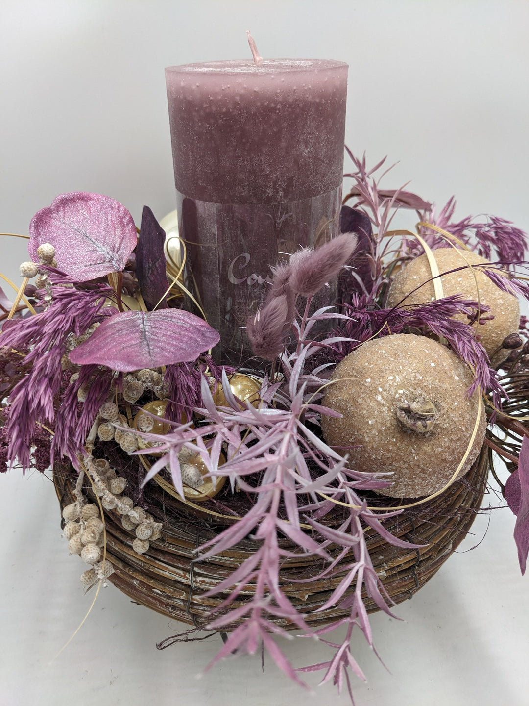 Weihnachtsgesteck Kugel Beiwerk rosa