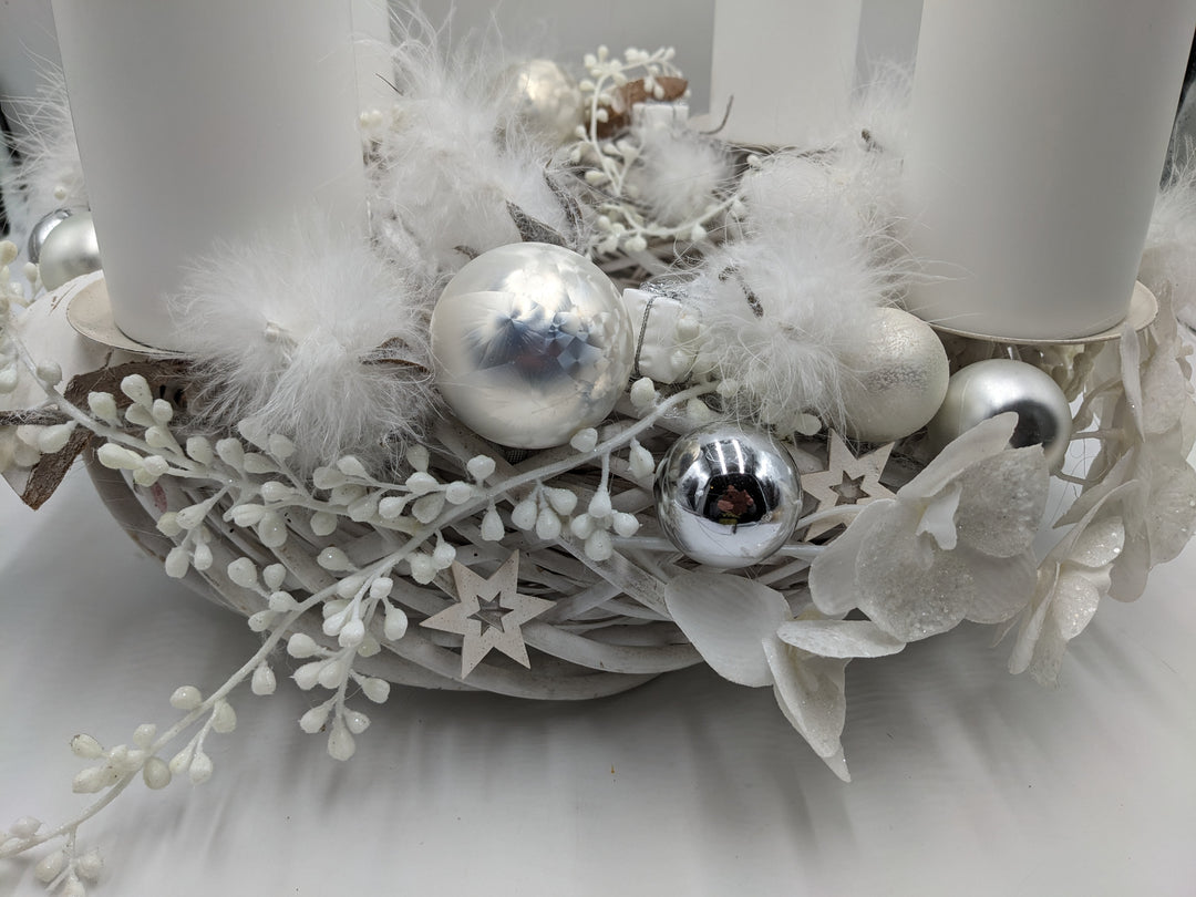 Adventskranz Kugel Feder Stern weiß