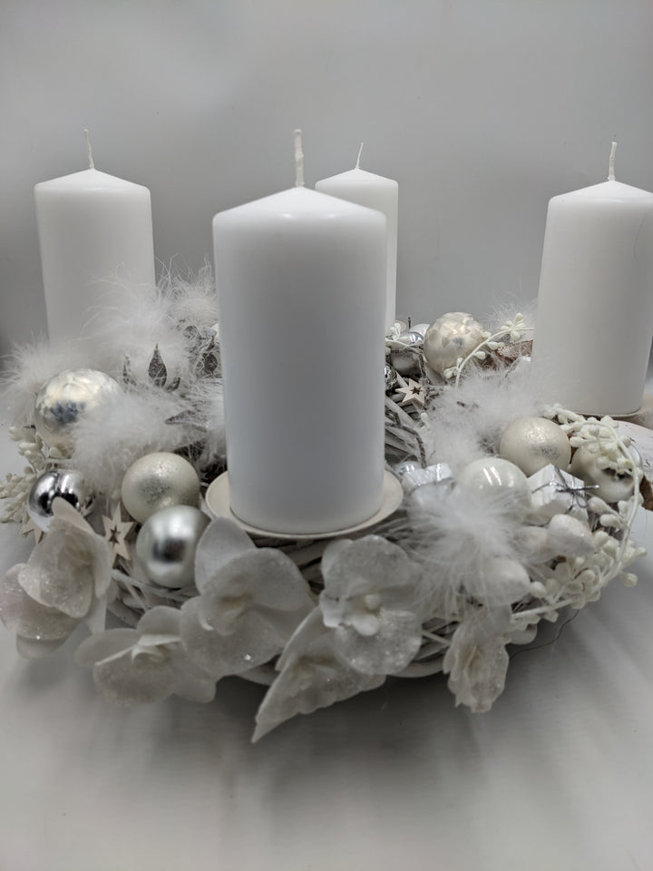 Adventskranz Kugel Feder Stern weiß