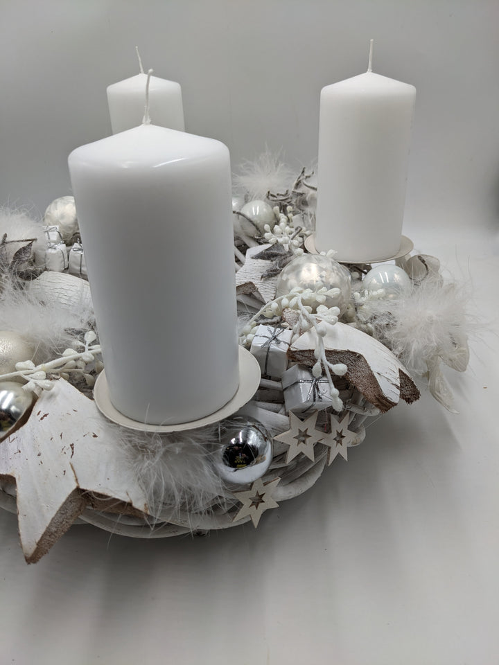 Adventskranz Kugel Feder Stern weiß