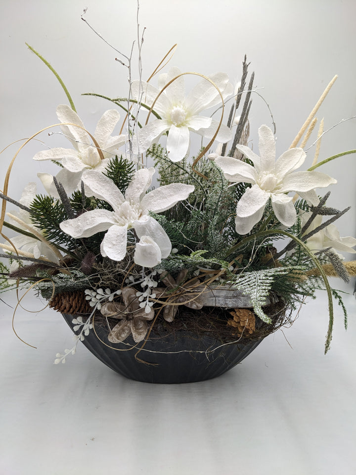 Wintergesteck LED Blüte Zapfen weiß