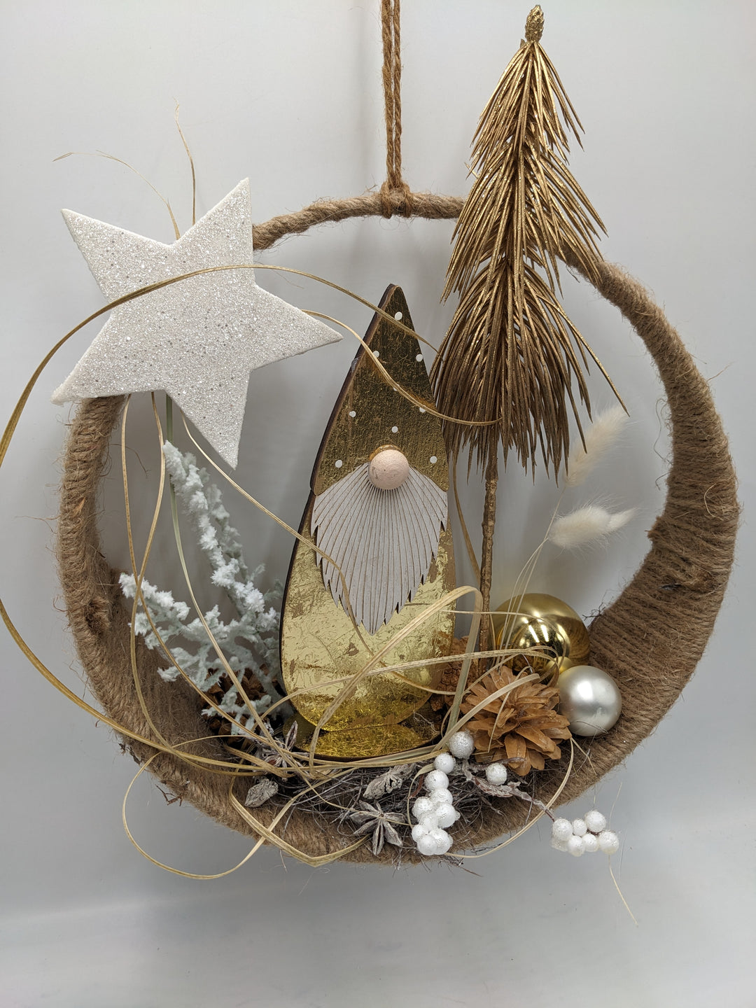 Fensterhänger Kugel Stern Weihnachtsmann gold